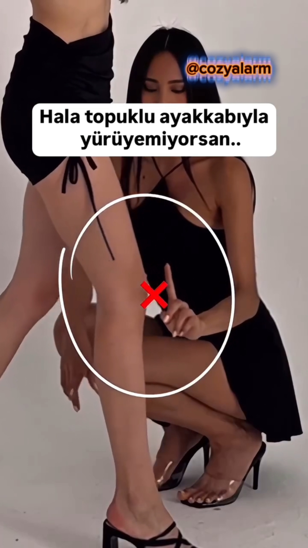 Topuklu ayakkabıyla nasıl yürümem gerektiğini yeni öğrenmem peki 🤭🌞 #topukluayakkabı #giyimönerileri #kıyafetönerileri #stylinghacks #stylingideas 