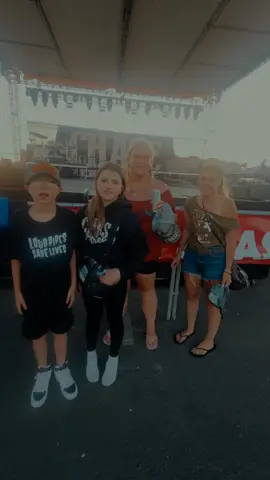 It was so fun meeting you guys in person yesterday 🤍 #chasematthew #joleneremix #dontleave #oregon #coasttocoast @Kathleen @🎀🌸Shannyn🌸🎀 @Zak Peltier @Adalynn Peltier 