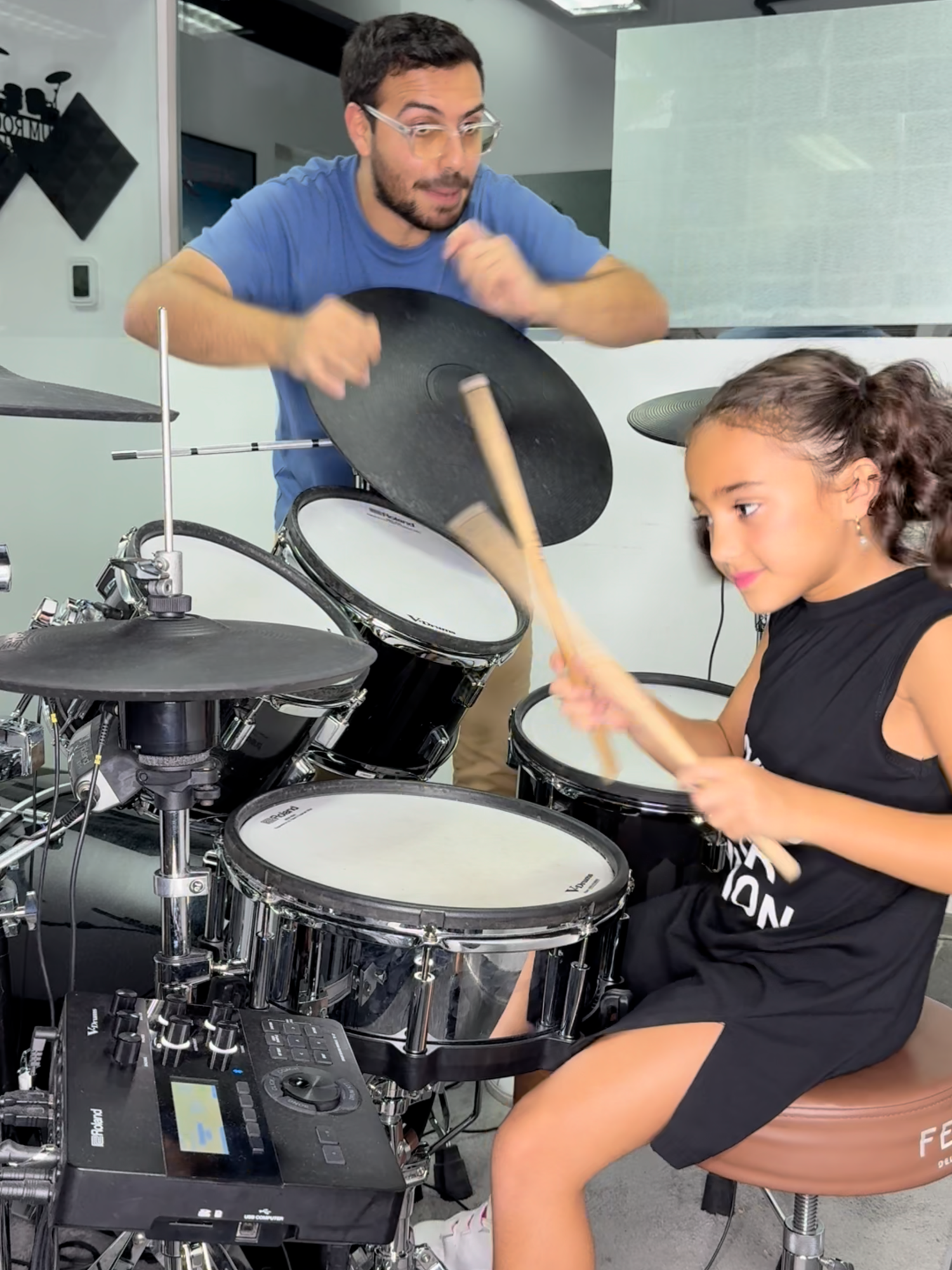 Exceptional, as always!👑 And the style? On point 💅 #drums #drumgirl #drummer #drumcover #girldrummer #drummergirl #GirlOnDrums