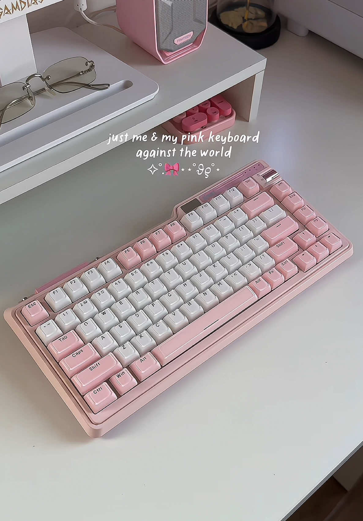 waaaah! so in love and obsessed with my new jelly crystal translucent keycaps! 😭🩷 #keycaps #keyboard #pinkkeycaps #pinkkeyboard #crystalkeycaps 