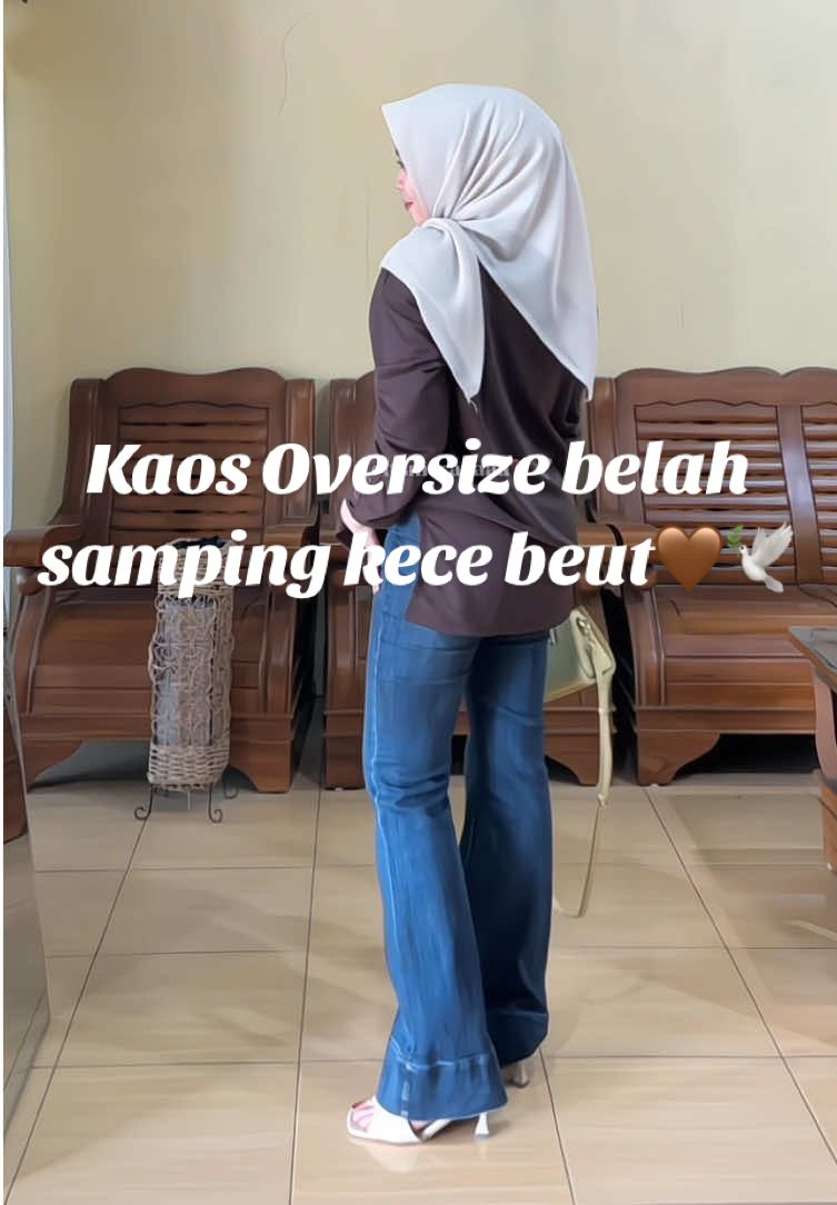Celana jeans cutbray +  Kaos 🤎 #cutbrayjeans #kaos #kaoswanita #kaosoversize #jeanshighwaist #cutbray #celanacutbrayjeans #ootdcutbray #outfitideas #fyp 