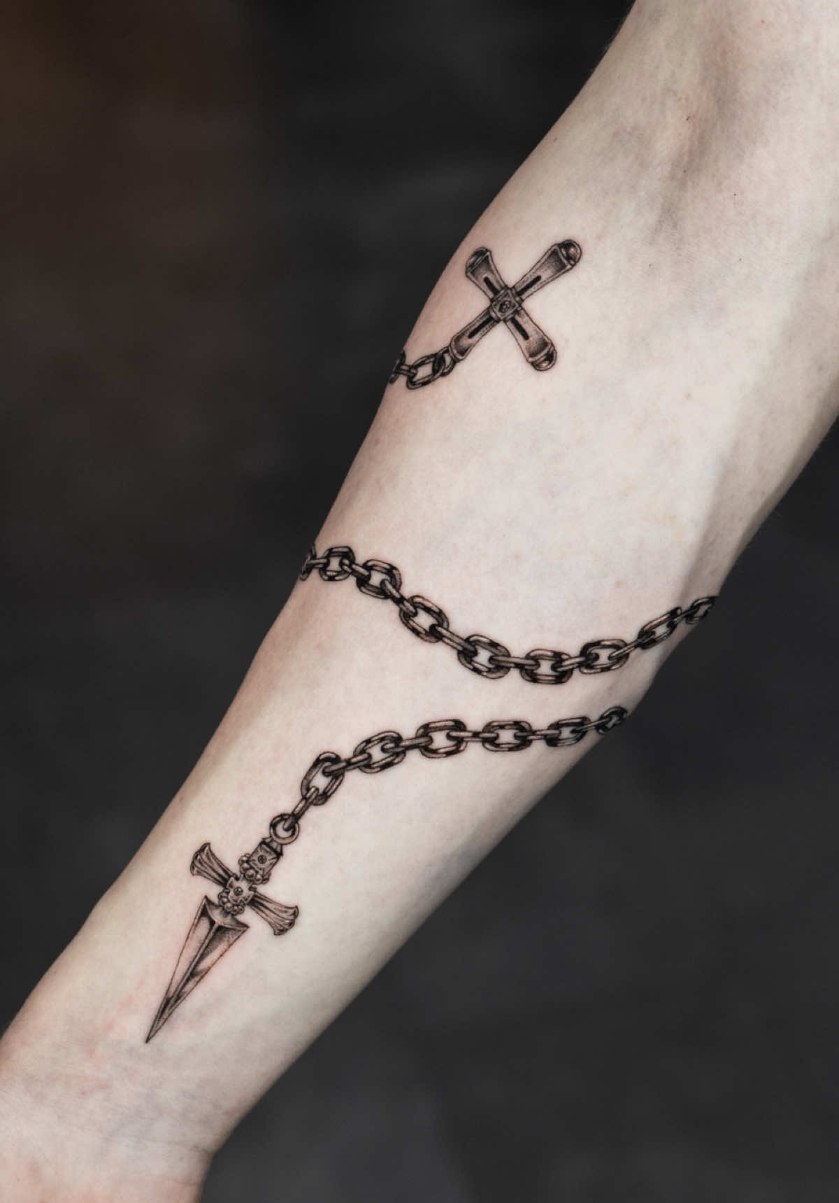 KURAPIKAS JUDGEMENT CHAIN - Got to do another judgement chain. Didn’t do too many laps around the arm this time around - wanted to leave some space for future stuff. “Gon”na be interesting to see what we’ll do next 🙌🏼 - #Tattoo #manga #kurapika #TattooDesign #hxh 