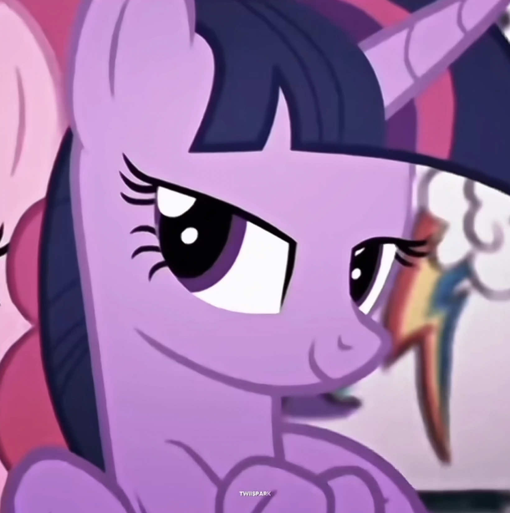 #TWILIGHTSPARKLE — pinkie pie get up! (pls dont take ts srsly its a joke i swear) ↳ ac: @3xKM | tags; #twilightsparkledit #mylittlepony #mylittleponyedit #mlp #mlpedit #dissedit 