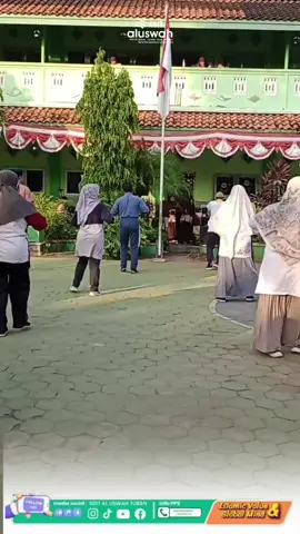 Alhamdulillah, hari ini SDIT Al Uswah Tuban menjadi tuan rumah agenda rutin Forum Kepala Sekolah Se Kecamatan Tuban. Agenda dibuka dengan senam bersama, sarapan bersama dan ditutu dengan Rapat Dinas. 📞 Info PPS ( Pendataan Peminat Sekolah) T.P 2026-2027 T.P 2027-2028 Humas SDIT (085230426956) Atau melalui link PPS Online berikut👇🏻 https://siakad.aluswahtuban.or.id/auth/login