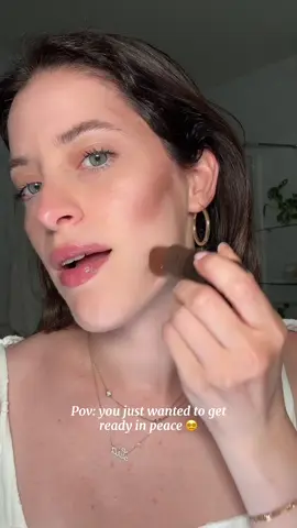 Hot mess but make it glam ✨ #beautybloopers #makeupgods #beautygonewrong #makeupbreaking 