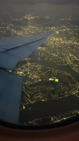 Central London Skyview  #creatorsearchinsights #virał #foryoupage❤️❤️ #foryour #viral_video #travelvibes🔥 #TravelVibes #trendingsound #viral #king 
