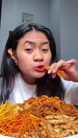MUKBANG JAJANAN ENAK BIKIN NAGIH🥰😍😋 #jajanan #makaronipedas #mielidi #ususkrispy 
