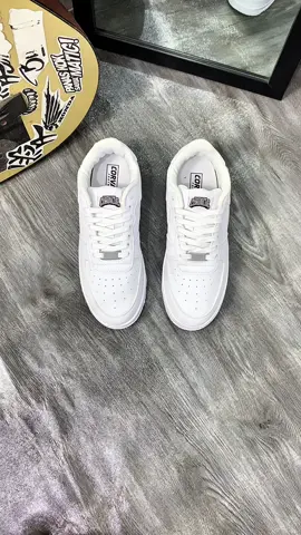 Sepatu sneakers full putih anti gagal #rekomendasisepatu #sepatusneakers #sepatulokal #sepatukeren #sepatuputih #sepatupria 