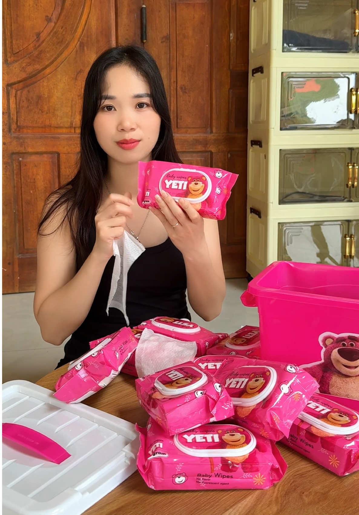 Bất ngờ quá, 10 gói khăn ướt tặng xô đựng giá hời #diepcoine #khanuot 