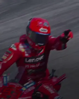 I LOVE THIS TREND SM🤭 @Marc Márquez  #marcmarquez #marcmarquezedit #marcmarquez93 #mm93 #fyp #viral 