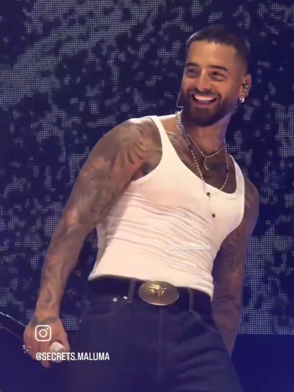 Quanto son belle le canzoni latino-americane 😅🎶 #maluma #latinos #ventepaca #song #musica #perte #tiktokitaly #ironia #fyp 