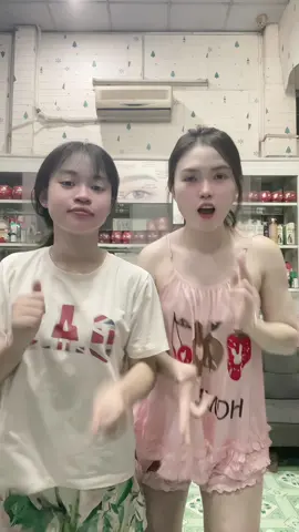 Con cháu rủ con dì