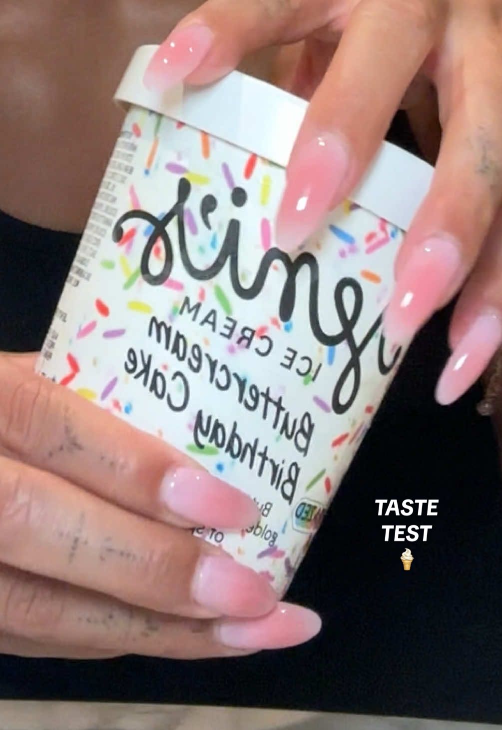 @Jeni’s Splendid Ice Creams i fear you are DANGEROUS & really outdid yourselves with this one 😭🫨😵‍💫 this buttercream birthday cake ice cream just sent me into orbit 🪐 #jenis #jenisicecream #icecream #desserts #sweettooth #sweettreats 