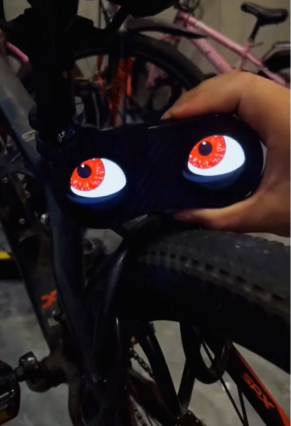 Put a special signal on your bicycle😏#gadgets #coolgadgets #coolstuff #shopping #product #amazonfinds #LearnOnTikTok #tiktokmademebuyit #fyp 