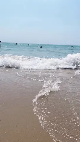 Watch the waves in slow motion #slowmotion #waves #happiness #mezmorizing #fyp #sea #asmrsounds #mix #bournemouthbeach #water #beachvibes #bigwaves #clean #beachday #slow #viralvideos #lifeguard #foryoupageofficial 