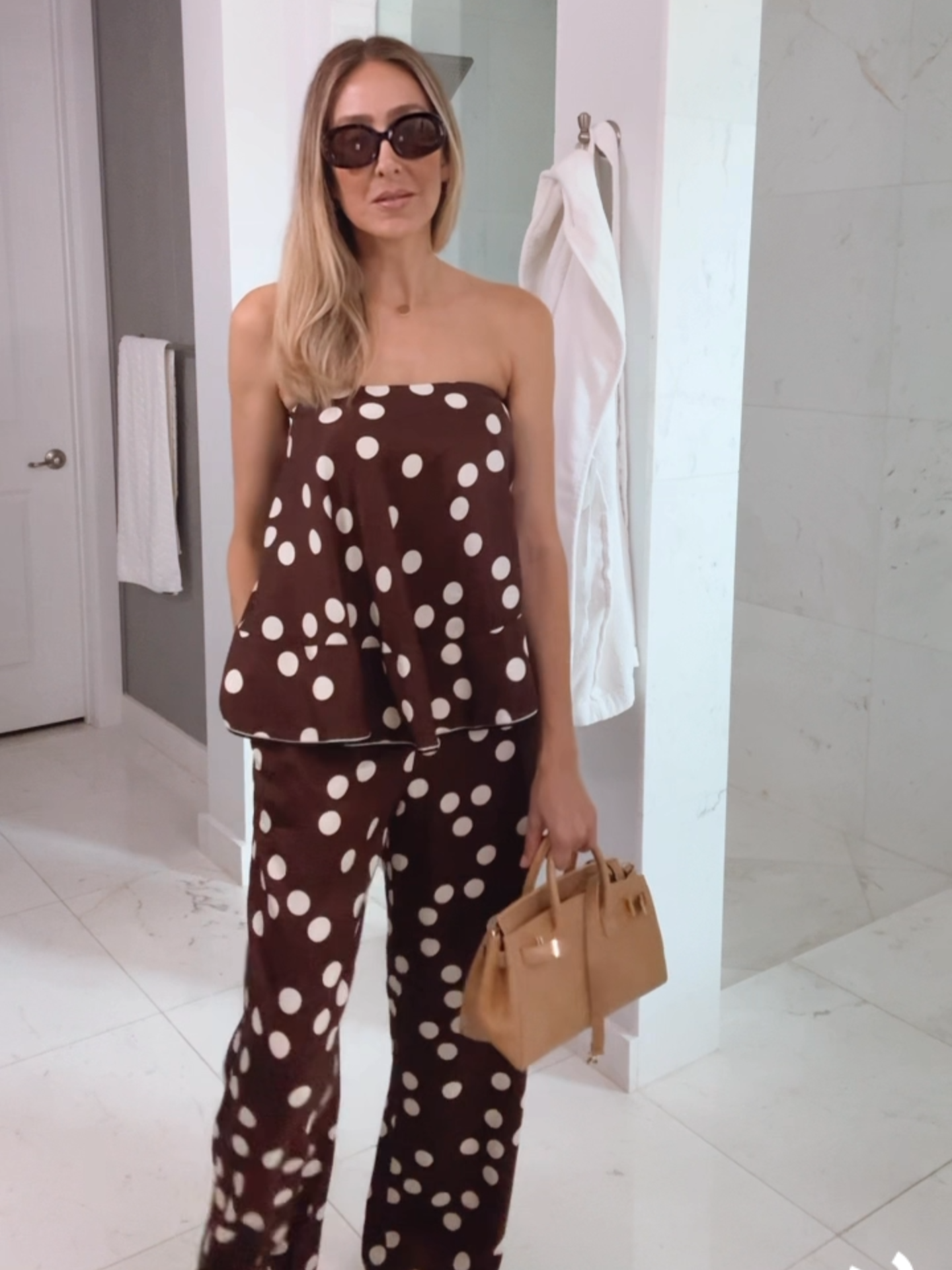 I’m in love with this polka dots set! The fabric is fantastic, silky but firm in the top and flattering.link in my bi0 #outfit #outfitinspo #polkadotdress #fyp
