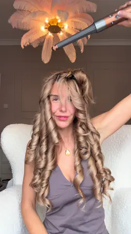 I personally find wrapping from the top is my go to technique for the #dysonairwrap #hairgoals #hair #hairtips #hairtutorial @Dyson UK 