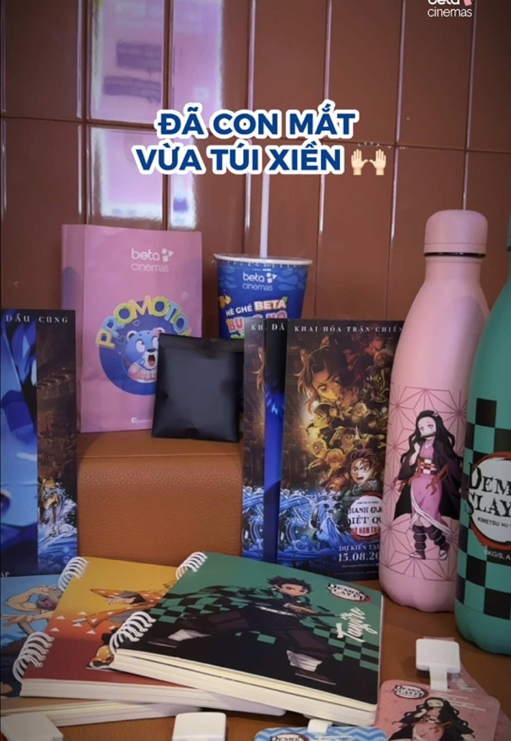 Nhìn hình, nghe nhạc nó cuốn gì đâu luôn á mấy bà ha 😉 Theo dõi để tui khui dần cái giá phải trả và cách mua nha nha 💗 #BetaCinemas #vohanthanh #kimetsunoyaiba #thanhguomdietquy #demonslayer #fyp #xh  