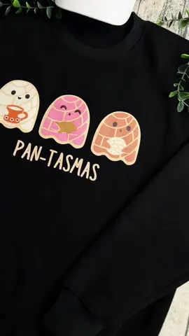 Cute shirt for Halloween 👻👻 #halloween #halloween2025 #pantasmas #cuteghost #boocrew #spookyseason #ghostsweatshirt #giftformom #housewife #halloweensweatshirt #mexicohalloween #fyp 