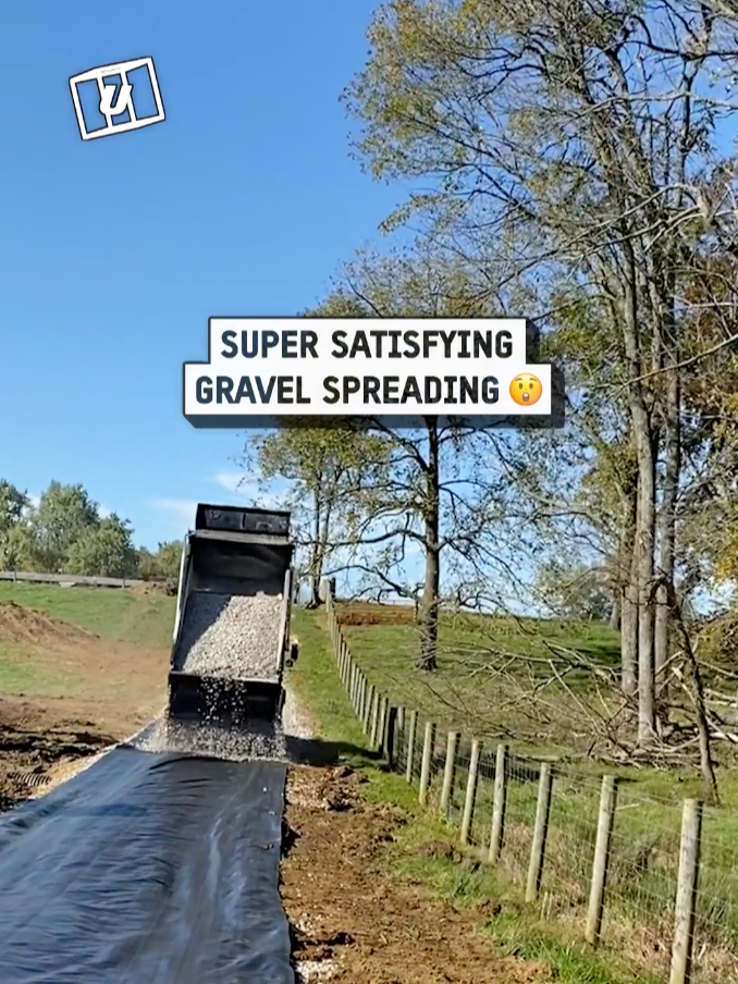 This is so satisfying!! 😲🚛 🎥: Mack Haddix via ViralHog #UNILAD #unilad #gravel #satisfyingvideo #satisfying #wow