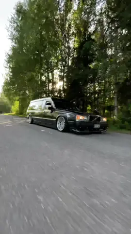 #begravningsbil #freeridesforgothgirls #caruseum #volvohearse #hearse #vinylwrap #volvo #volvo740 #pieksämäki #cleartails #hotboi 