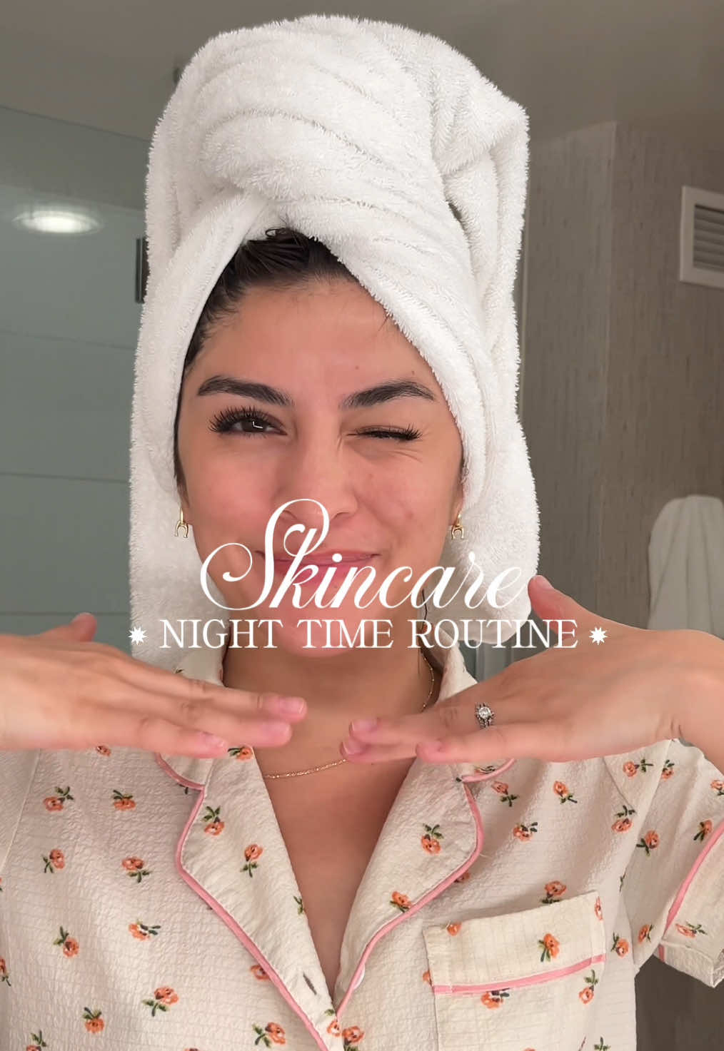 my fast and easy skincare routine when traveling! 🫶🏻 @Glow Recipe 🍉 @Good Molecules ✨ #skincare #skincareroutine #nighttimeroutine #glowrecipe #goodmolecules 