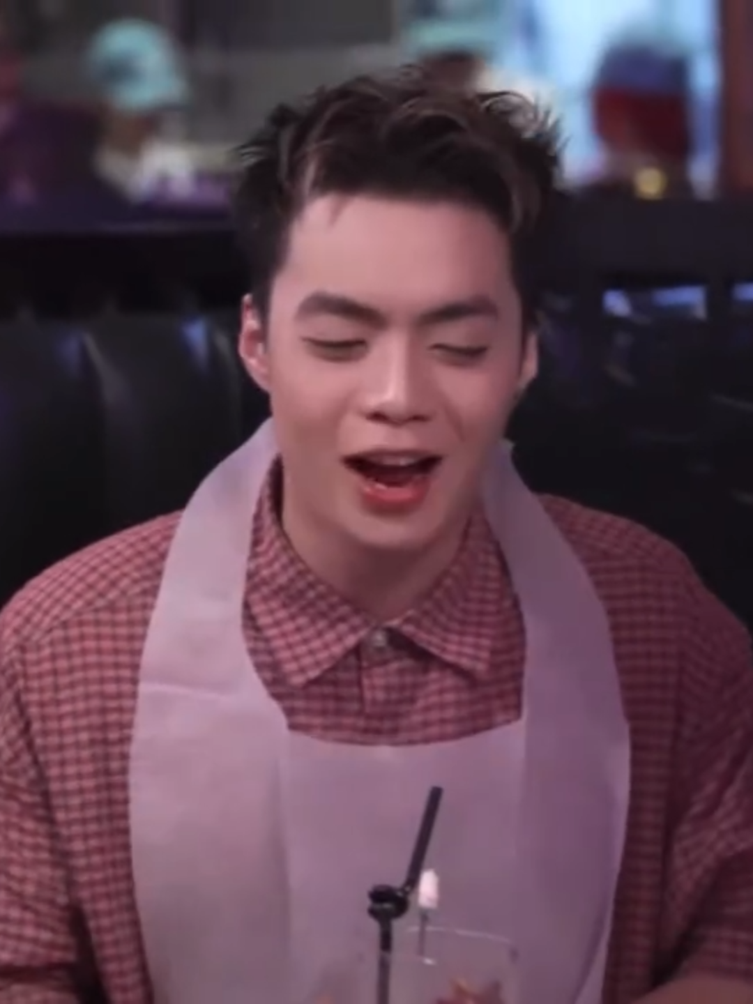 Khúc này cười khờ với nhỏ nha 😆😆😆 Nhưng khi suy ngẫm lại thì nhỏ nói những lời này có ẩn ý sâu xa nha 🤔🤔🤔 