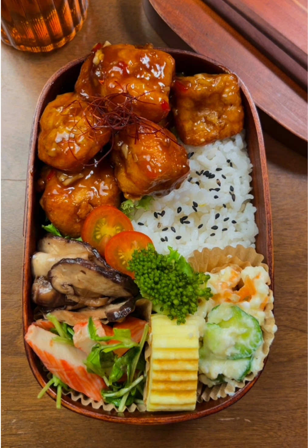 Bento Lunch with Garlic Chili Tofu. Vegetarian today.                   #bento #lunchbox #lunch #japanesefood #vegetarian 