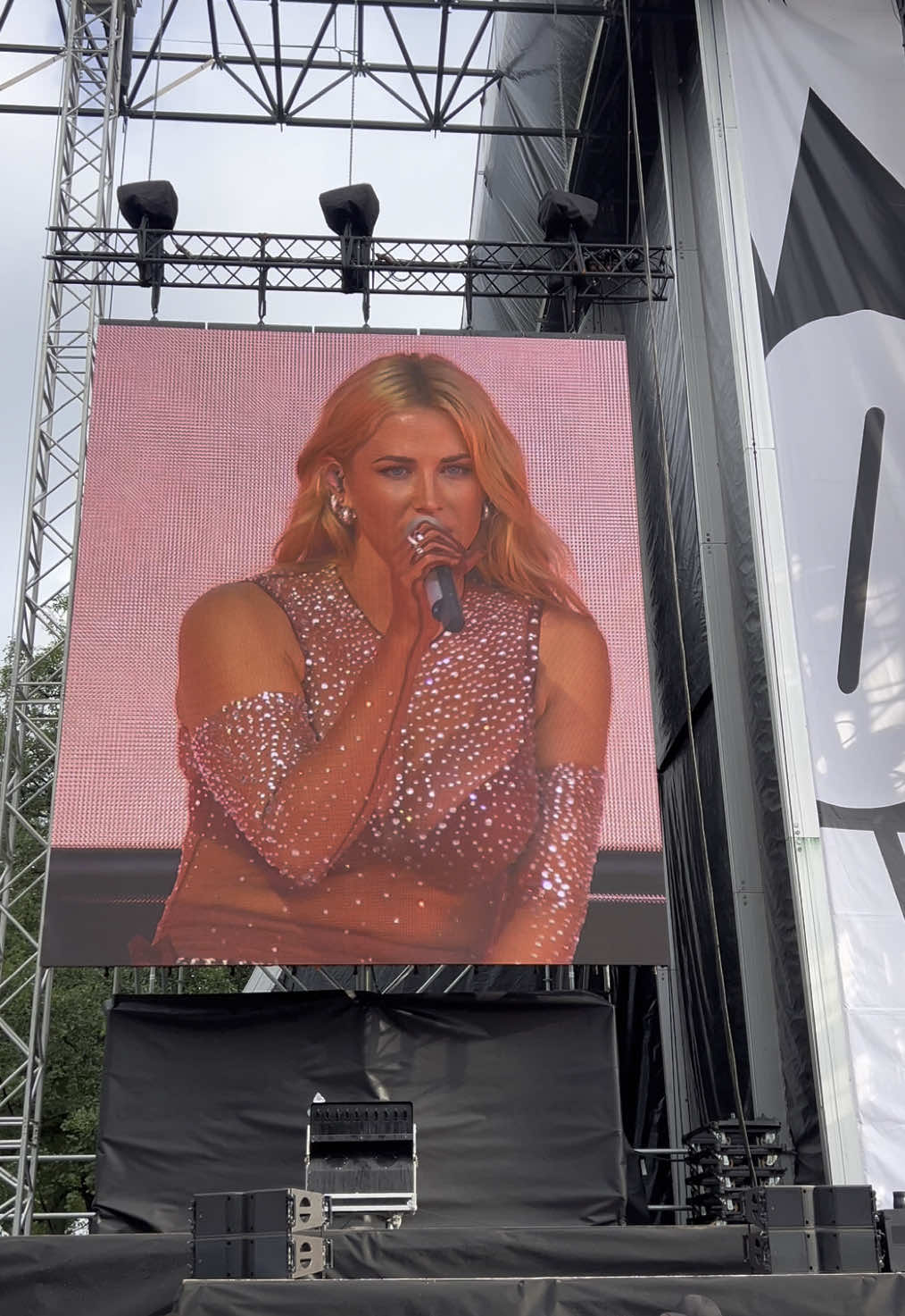 Lost and Found ✨ @Molly Sanden #göteborg #festival @Way Out West 