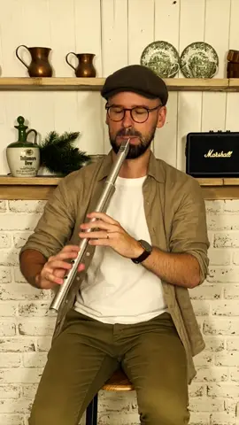 Such a magical tune on the low whistle. If you know its name, I’d love for you to drop it in the comments. 🤗 I’ve heard it many times in sessions. it always gives me chills. 😉 #lowwhistle 