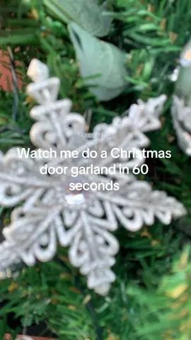 Whatch me do a chritmas door garland!  Is it too early for Christmas content?! Its neve too eacry in my opinion. #christmasgarland #christmasdecornottingham #christmasdecor 