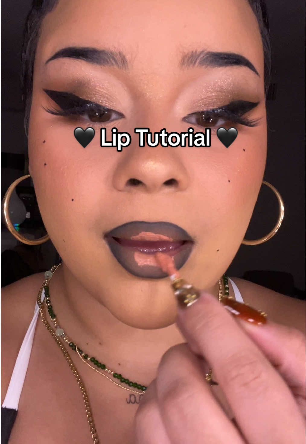 Dark ombré lip combos will forever rock my world in the best way 🖤💯✨ #lipcombo #liptutorial #lips 