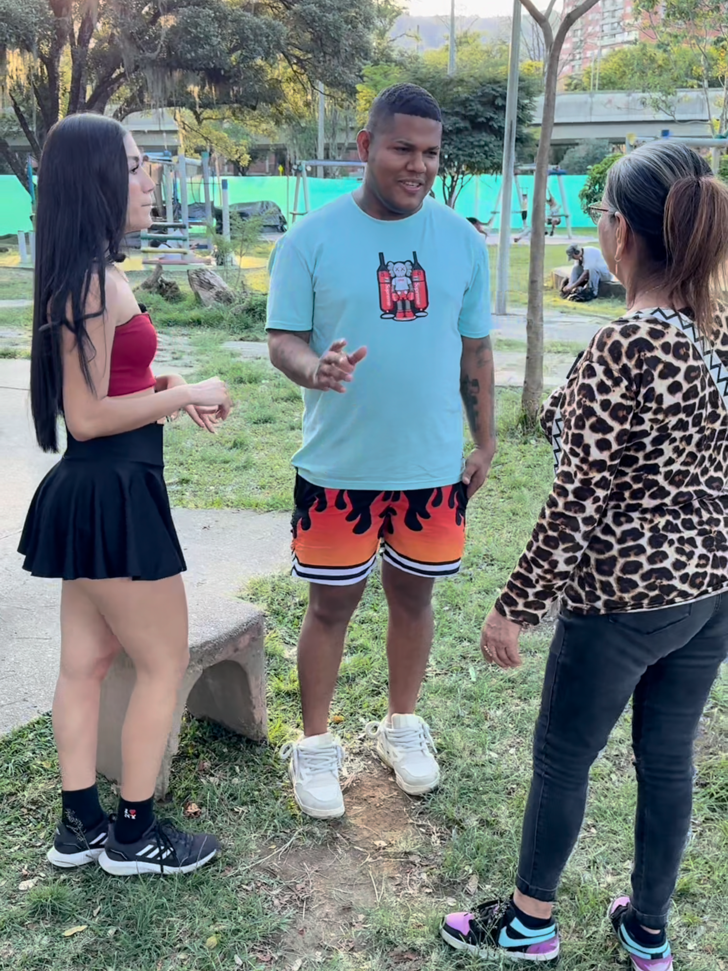 👉 ¿Besarías a una Desconocida por $300,000? Mira lo que pasó… 😳💵💋  Parte1 #retos #bromas #bromaspesadas #viral #parejas_enamoradas #retostiktok #viral_video #viralvideotiktok #reflexiones