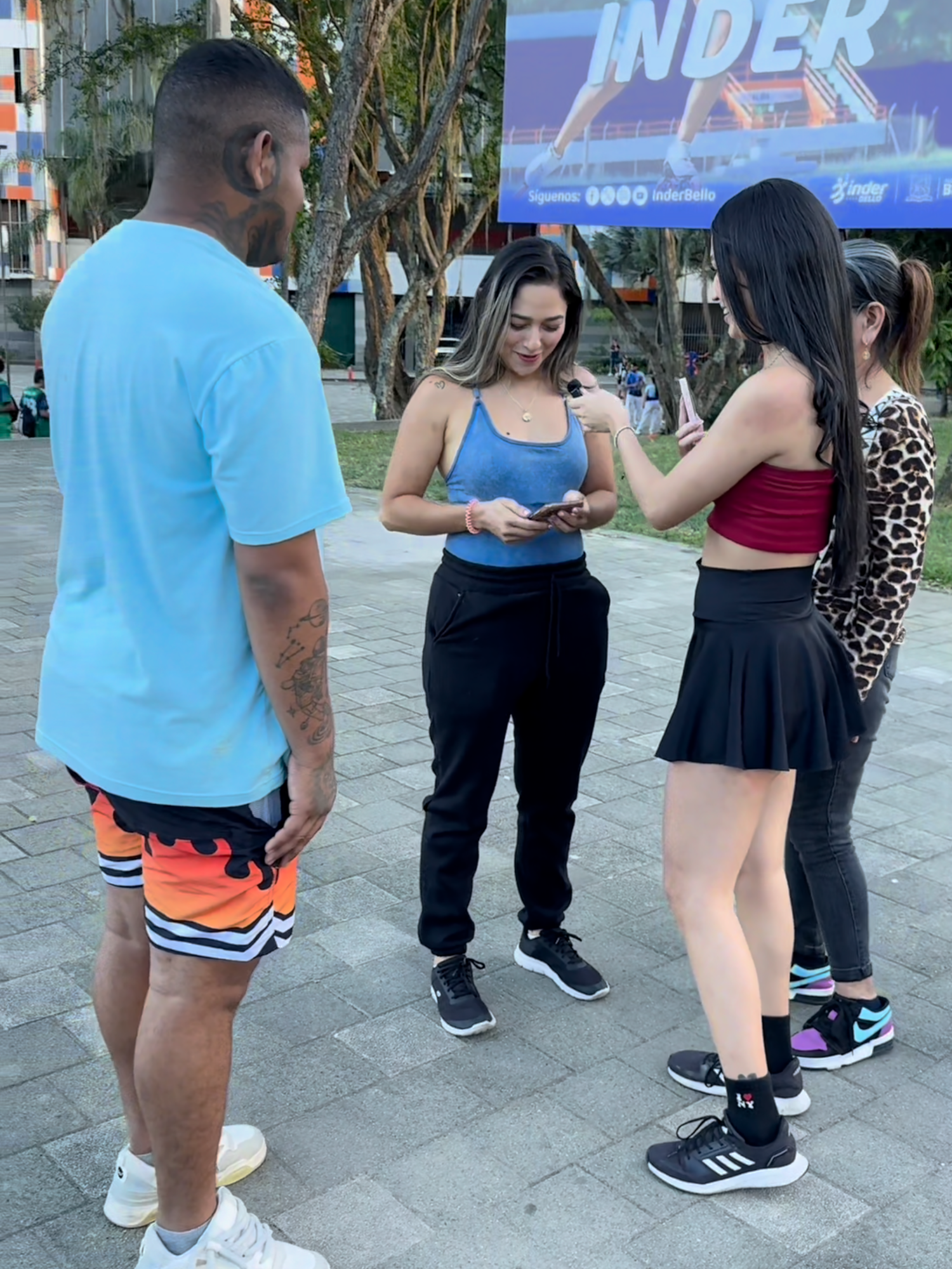 👉 ¿Besarías a una Desconocida por $300,000? Mira lo que pasó… 😳💵💋 #Parte2  #retos #bromas #bromaspesadas #viral #parejas_enamoradas #retostiktok #viral_video #viralvideotiktok #reflexiones
