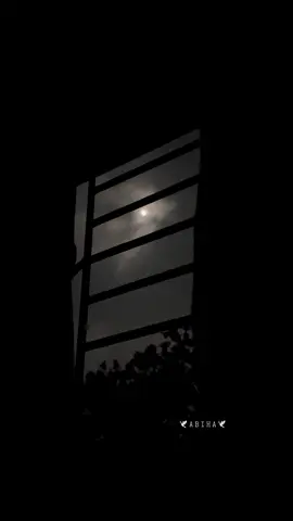 সব ক্ষত যদি ডাক্তার দিয়ে ঠিক হতো,তাহলে কি আর মনের অসুখ হতো মানুষের?মনের অসুখ সারাতে প্রয়োজন মানুষ বড্ড অদ্ভুত এই জীবন! রক্ত ঝরলে মানুষ পাশে দাঁড়ায়,কিন্তু চোখের অশ্রু কারো চোখে পড়ে না।শরীরের ব্যথা সবাই বোঝে,কিন্তু মনের কষ্ট বোঝার মানুষ খুঁজে পাওয়া যায় না। আজকাল 