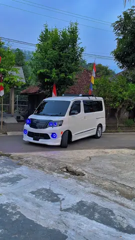 😁#CapCut #traveltiktok #luxio #modifikasiluxio #maxioindonesia #travelkuninganjaktarta #kuninganjawabarat @irwan_trans42 