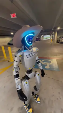SYFM... Robot with attitude #robot #run