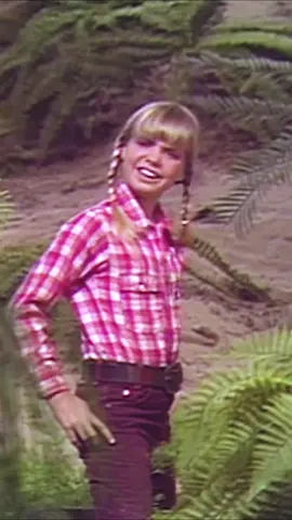 A typical father daughter interaction in the Land of the Lost. #enikthewise #krofftverse #tvnostalgia #crystalsandchaos #losttimeline #foryoupage