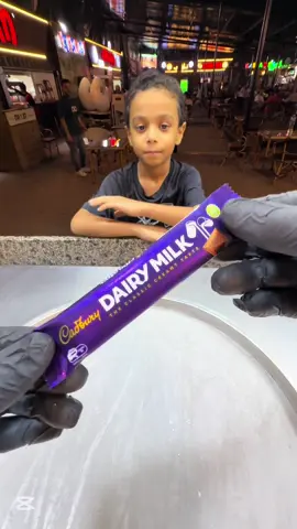 ايس كريم رول ديري ميلك 😍🍫🍫🍫🍫🍫🍫