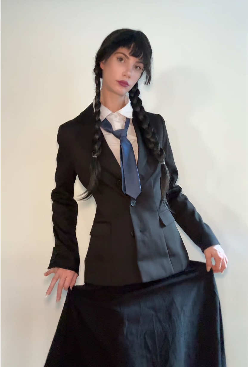 Wednesday cosplay 🦇