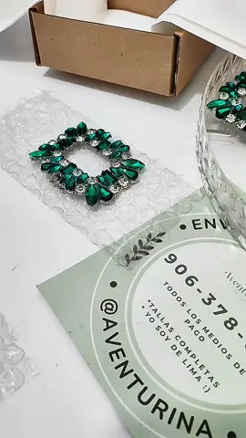 ¿Zapatos nuevos? No… solo un truco que nadie te contó 🤫💚 #TrucoDeModa #AccesoriosParaZapatos” #LIVEIncentiveProgram #GenuineInteractionMatters #PaidPartnership 
