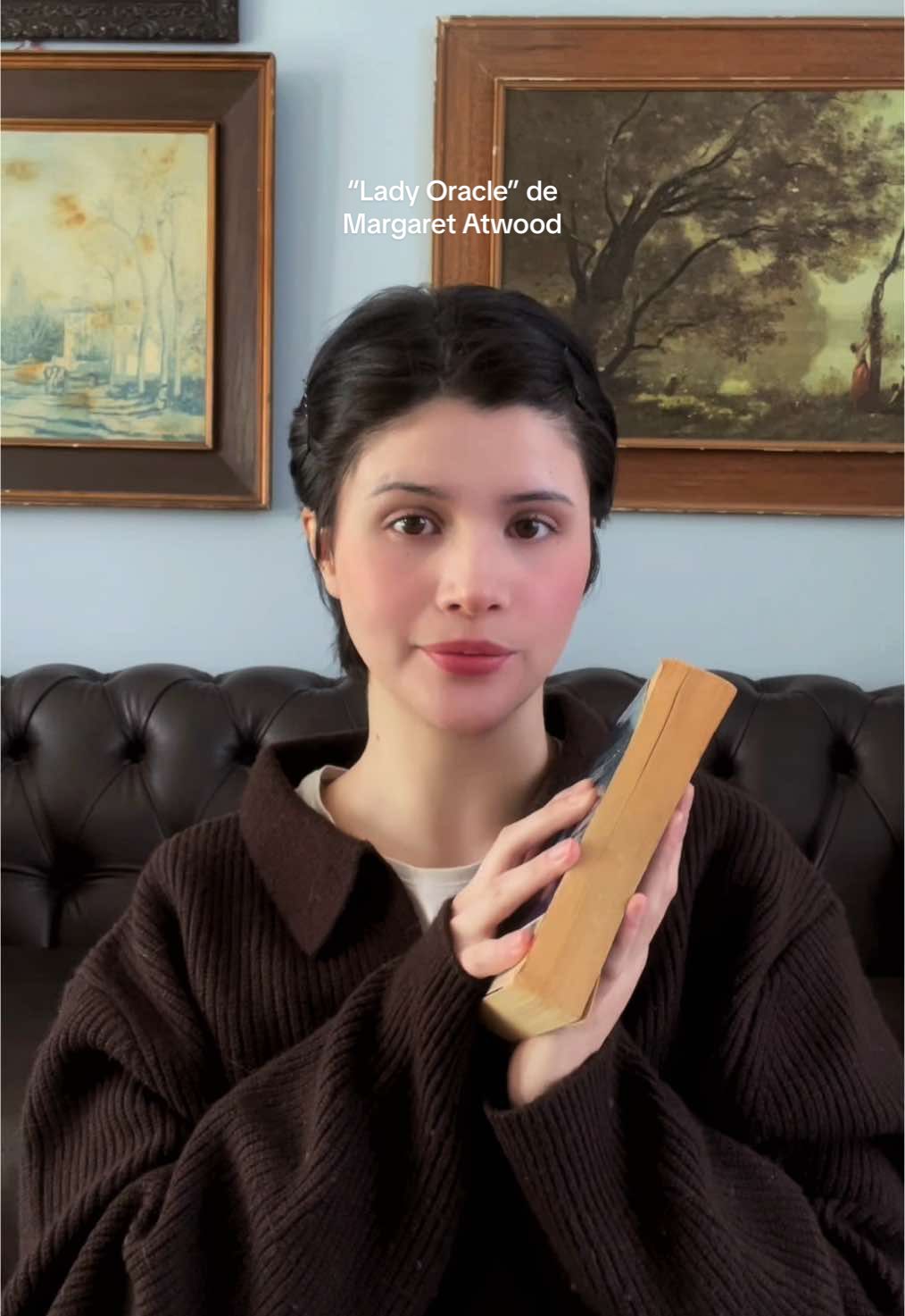 Recomendando un libro sobre rabia femenina 🕯️  #margaretatwood #librosrecomendados #recomendandolibros #librostiktok #librostok #ladyoracle #rabiafemenina 