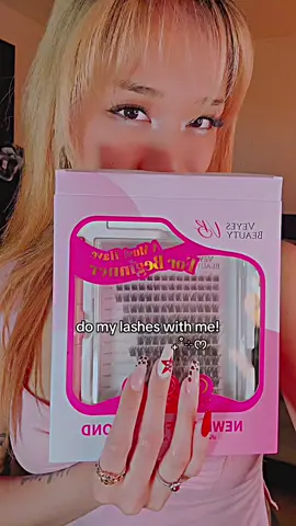 ᯓ★ tips:  1) try not to blink after putting the bond on your real lashes!!  2) don’t put on too much glue bc your lashes will stay sticky for dayss  3) you’re not supposed to feel the clusters, so if it’s uncomfortable, don’t be afraid to remove the lash and try again! I’m still practicing & I’m no expert haha #lashes #lashextensions #lashclusters #lashtutorial #beauty #beautyhacks #grwm 