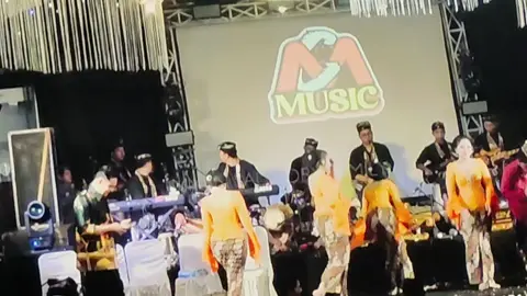 Niken salindry bersama campursari Mayangkara live di Ponorogo Jawa Timur 
