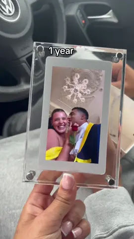 This is everything I can’t even believe it 😭💌 #heymemo #giftforher #anniversarygift #videoframe #couplegoals 