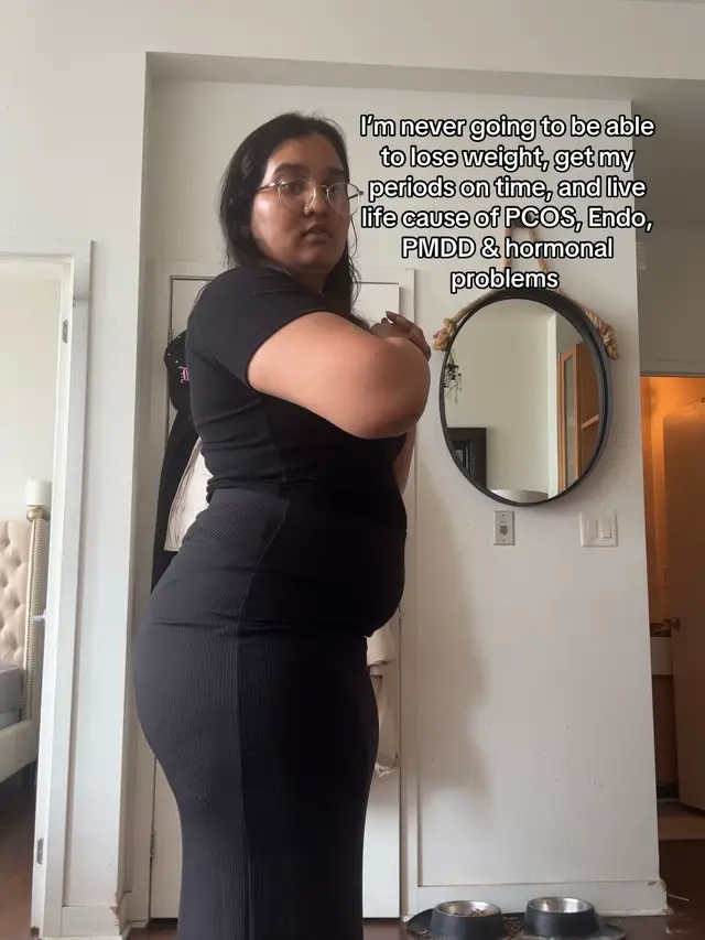 You can do it too cyster 🥰 exactly 1 year apart, no harsh diets, no gimmicks, proper nutrition & supplements, walking & weight lifting 🥰 let’s get it!!  #pcosawareness #endometriosis #hormonalimbalance 