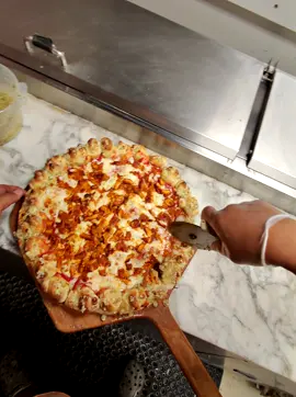 #garlicknot #buffalo #chicken #pizza #foryou #pizzagod #chefjoebrignoni 