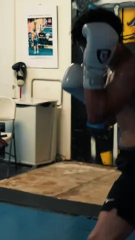 Working 🥊 @Grodex #boxinglife #boxingworkout #proboxing #workoutchallenge #dantekirkman #boxeo 