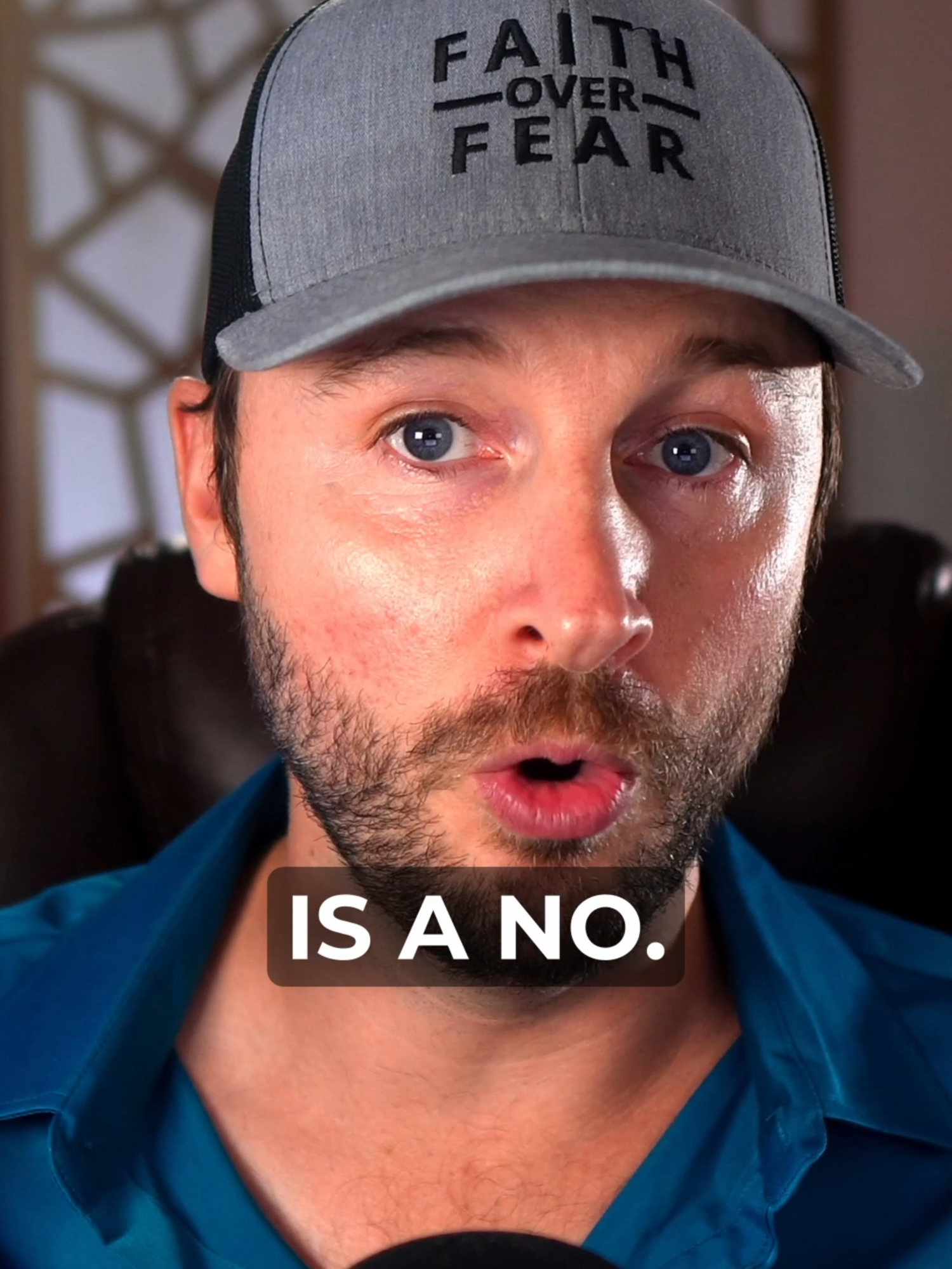 4 Signs A Man Doesn't Want You