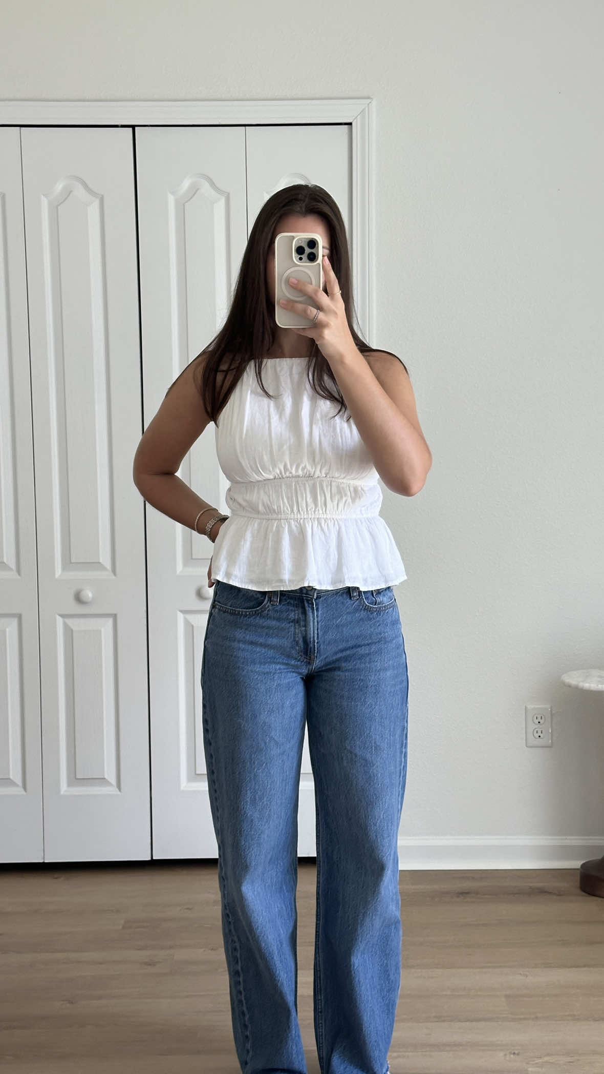 what I wore to get lunch downtown! #simpleoutfitideas #summeroutfits #falltransitionoutfit #fallfashiontrends #lowrisejeans #coachbrooklynbag #staugustine 